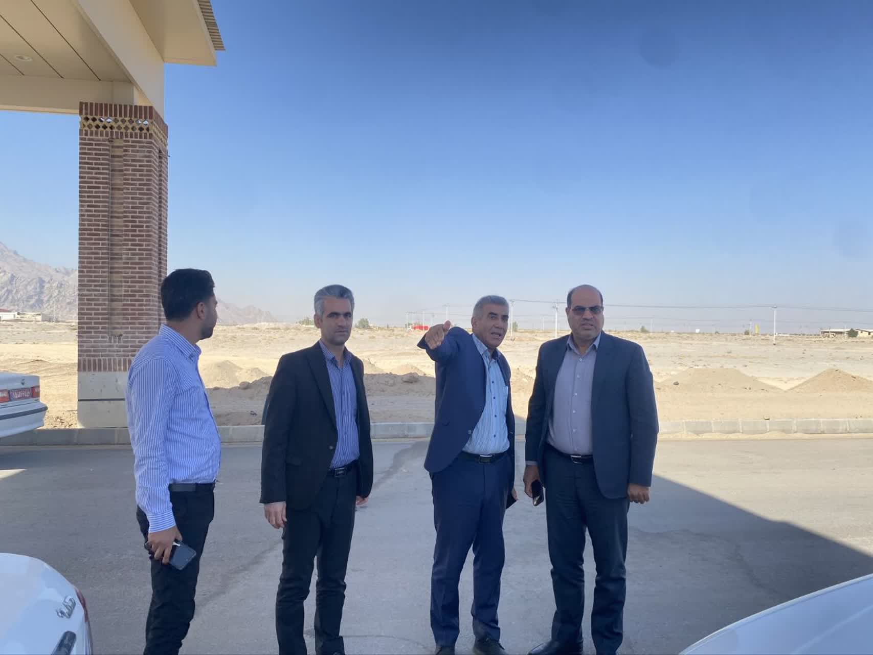 بازدید فرماندار مهریز از روند اجرای پروژه ورودی جدید شهرک صنعتی مهریز